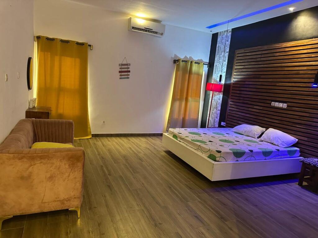 Chambre à coucher de l'appartement meublé Nid Zen