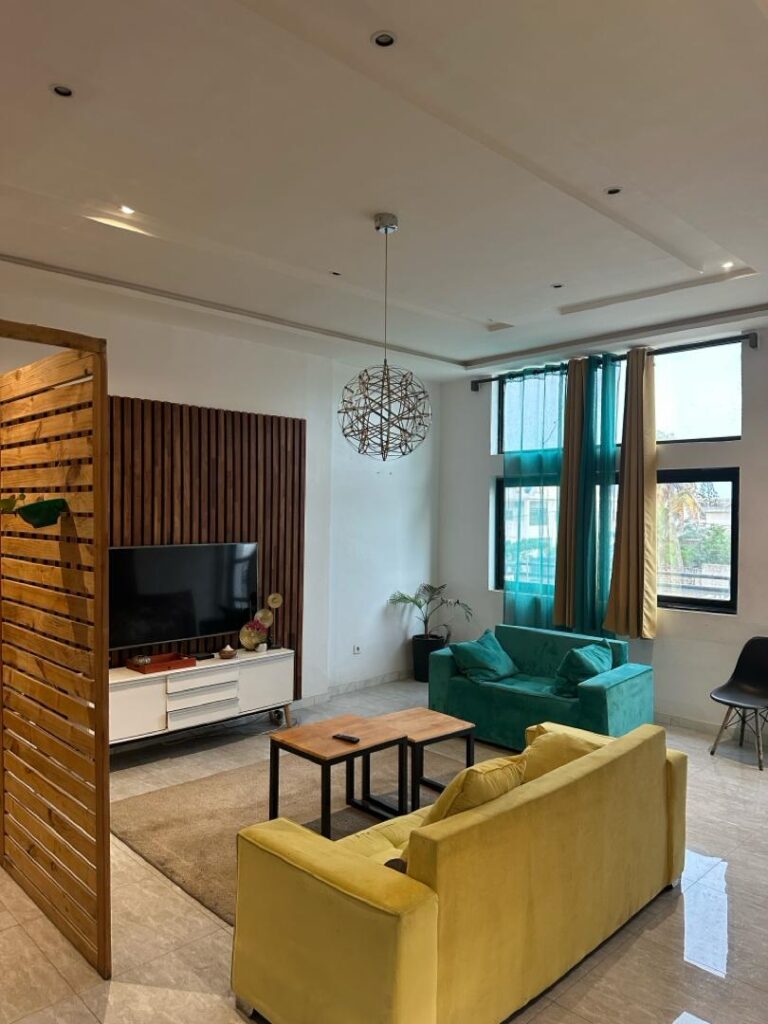 Salon de l'appartement meublé Nid Zen