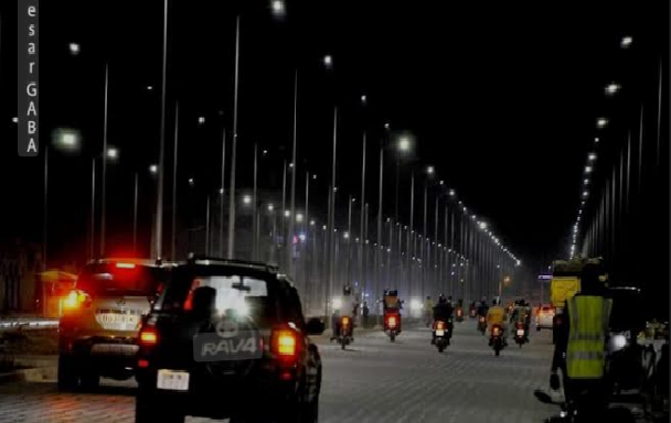 Image de cotonou dans la nuit