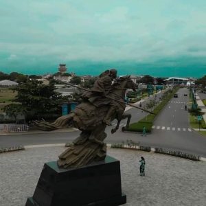 Statue de Bio GUERA à Cotonou